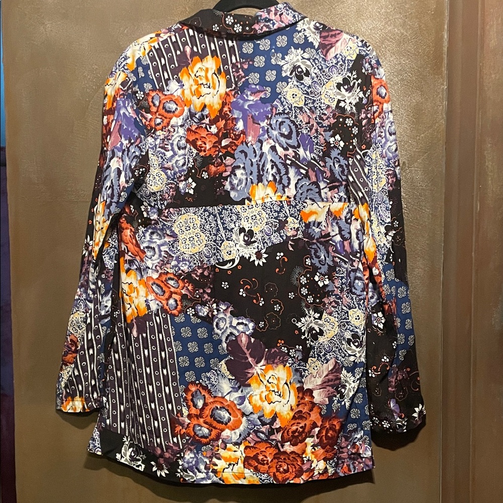 Jaase Women's Vibrant Floral Blazer - Black and Orange - Picture 6 of 6